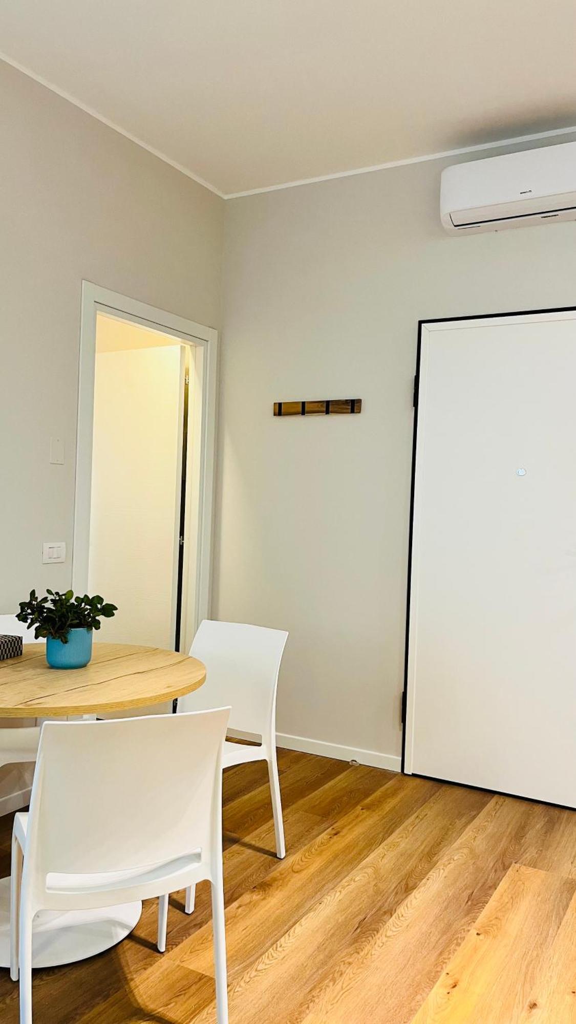 Leila's Forever - Apartamento